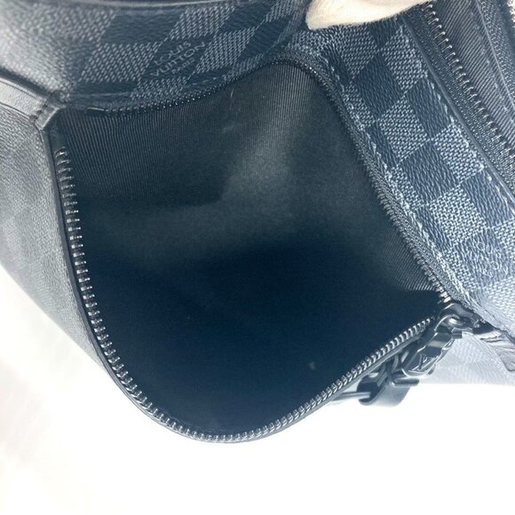 LOUIS VUITTON Black Damier Pouch - Picture 15 of 16